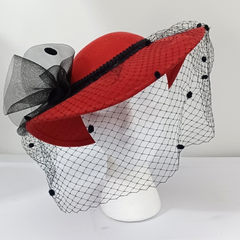 WOMEN'S FELTED WOOL CHURCH/WEDDING HAT